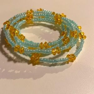 Baby Blue and Yellow stretch bracelet 🩵